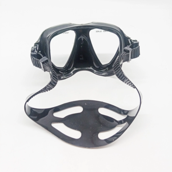 Scuba Diving and Freediving Mask Comfort Underwater - Image 3